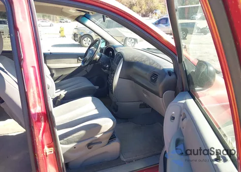 2005 Chrysler Town & Country Touring from USA, damaged, VIN 2C8GP54L65R122305